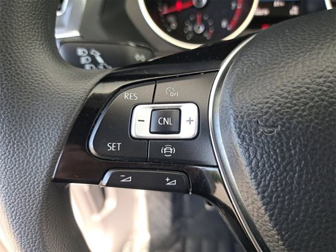 Used 2020 Volkswagen Tiguan S image 12