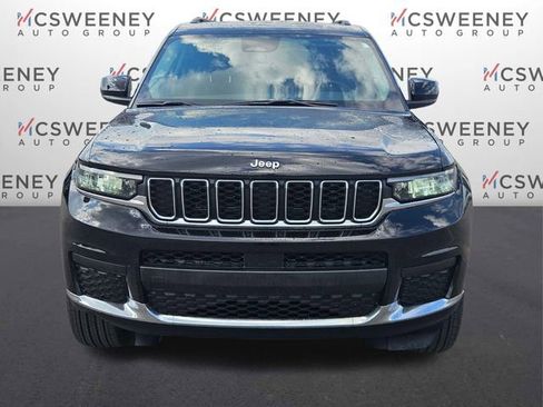 Used 2023 Jeep Grand Cherokee L Laredo AWD/4WD image 8