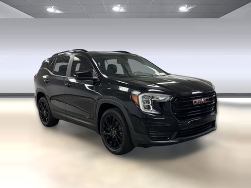 Used 2023 GMC Terrain SLE w/ Driver Convenience Package FWD image 6