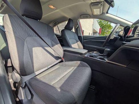 Used 2025 Toyota Camry LE FWD image 30