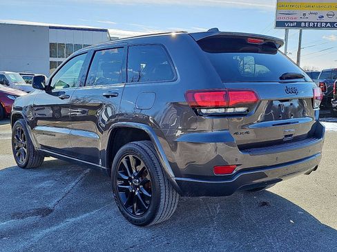 Used 2020 Jeep Grand Cherokee Altitude image 4