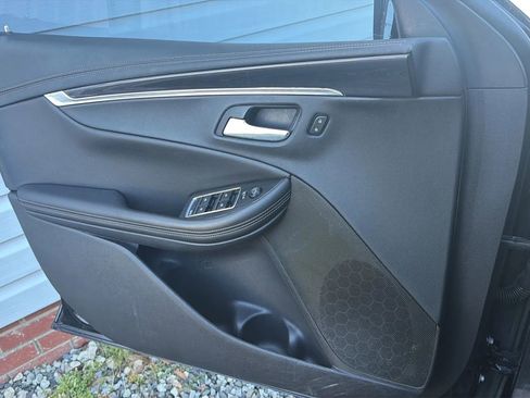 Used 2018 Chevrolet Impala LT image 25