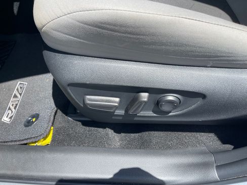 Used 2025 Toyota RAV4 XLE w/ Convenience Package FWD image 9
