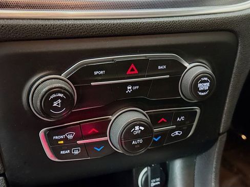 Used 2015 Dodge Charger R/T w/ Wheels & Tunes Group image 17