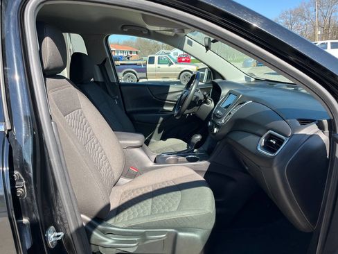 Used 2019 Chevrolet Equinox LT w/ Driver Convenience Package image 4