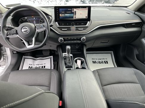 Used 2024 Nissan Altima 2.5 SV w/ SV Premium Package image 13