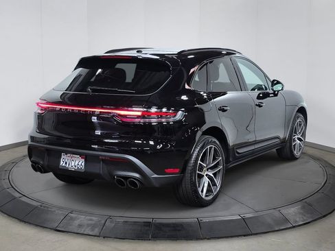 Certified 2026 Porsche Macan AWD/4WD image 7