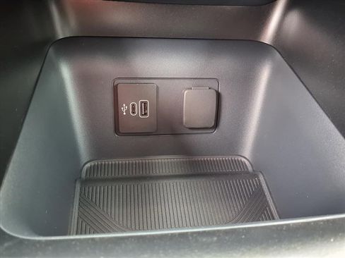 New 2026 Ford Explorer Active RWD image 18