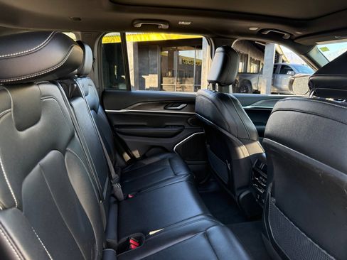 Used 2024 Jeep Grand Cherokee Limited 4xe image 16