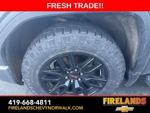 Used 2021 GMC Sierra 1500 Elevation w/ Preferred Package image 5