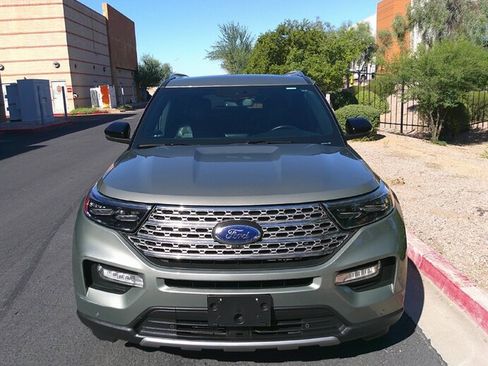 Used 2020 Ford Explorer Limited image 2