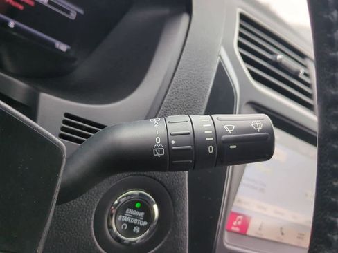 Used 2017 Ford Explorer XLT w/ Equipment Group 202A image 24