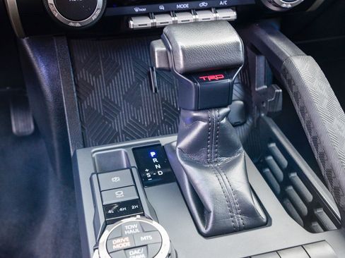 Certified 2024 Toyota Tacoma TRD Off-Road image 28