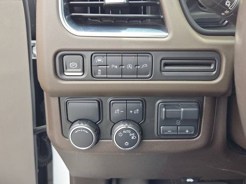 Certified 2021 Chevrolet Tahoe LT w/ LT Signature Package RWD image 26