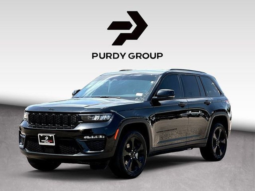 Used 2025 Jeep Grand Cherokee Limited w/ Black Appearance Package AWD/4WD image 4