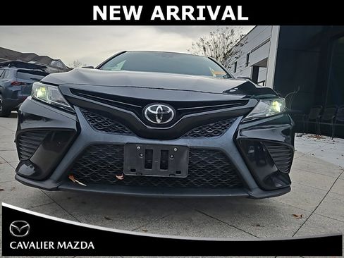 Used 2019 Toyota Camry SE image 9