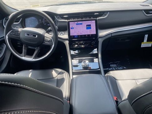 New 2025 Jeep Grand Cherokee L Limited w/ Trailer Tow Package image 38