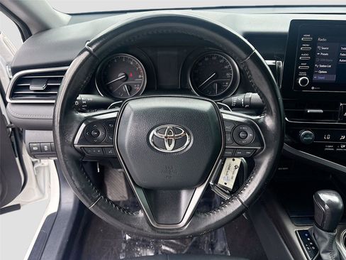 Used 2021 Toyota Camry SE FWD image 11