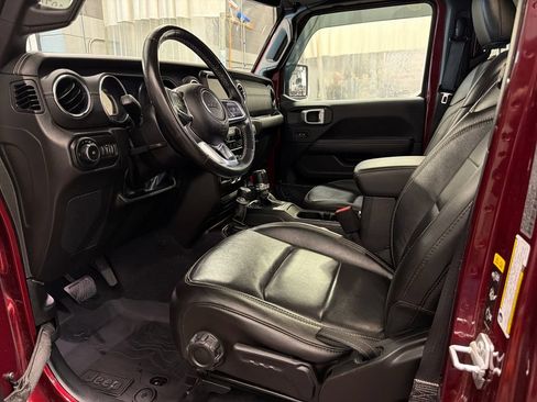 Used 2022 Jeep Wrangler Unlimited Sahara w/ Cold Weather Group AWD/4WD image 4