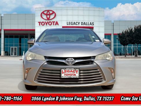 Used 2015 Toyota Camry LE image 5
