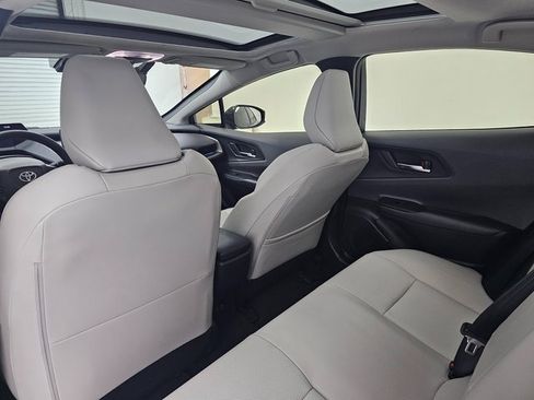 Used 2025 Toyota Prius XLE image 27