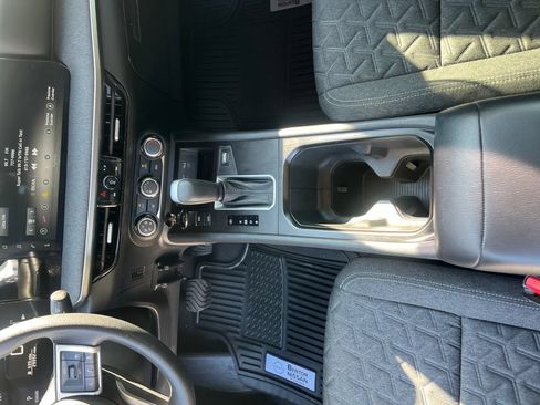 Certified 2025 Nissan Kicks SV FWD image 27
