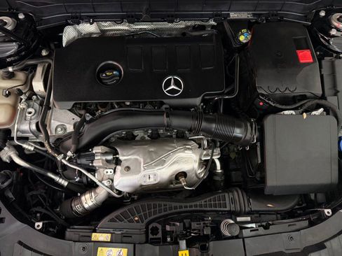Certified 2023 Mercedes-Benz GLB 250 image 31