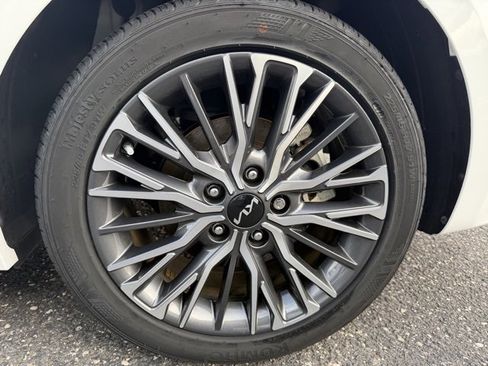 Used 2023 Kia Forte GT-Line w/ GT-Line Premium Package image 17