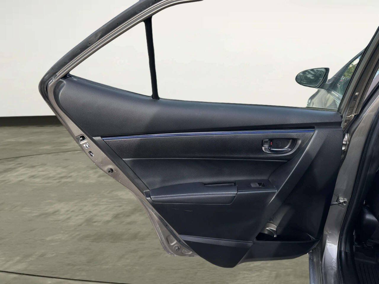Used 2019 Toyota Corolla SE FWD image 13