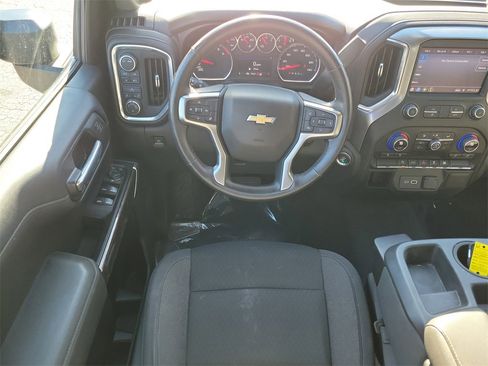 Used 2021 Chevrolet Silverado 1500 LT image 13