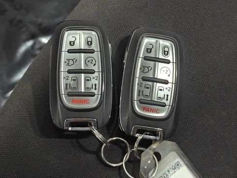 Used 2023 Chrysler Voyager LX FWD image 11