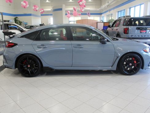 Certified 2024 Honda Civic Type R image 4