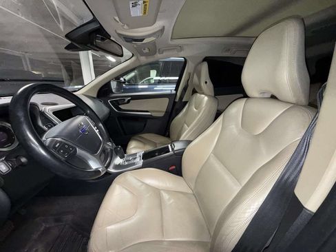 Used 2011 Volvo XC60 3.2 R-Design FWD image 7