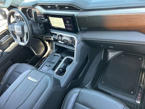 Used 2025 GMC Sierra 3500 Denali w/ Denali Reserve Package AWD/4WD image 29