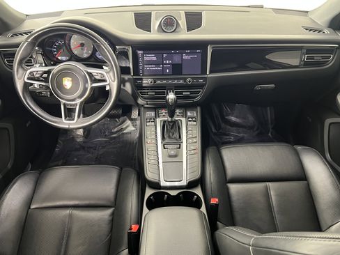 Used 2020 Porsche Macan S image 21