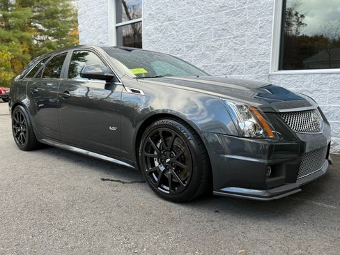 Used 2014 Cadillac CTS V RWD image 40