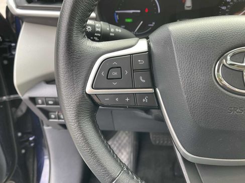 Used 2021 Toyota Sienna XLE FWD image 25