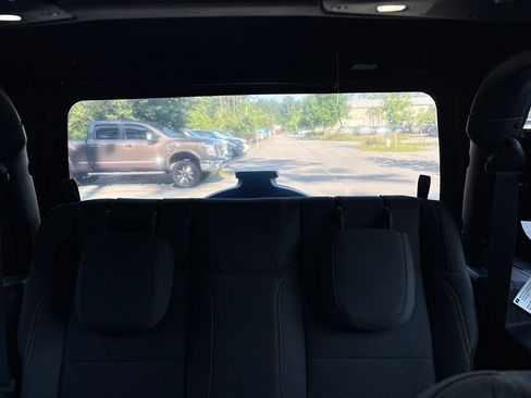 Used 2024 Jeep Wrangler Sport AWD/4WD image 22