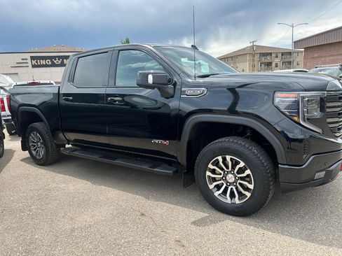 Used 2023 GMC Sierra 1500 AT4 w/ AT4 Premium Package AWD/4WD image 2