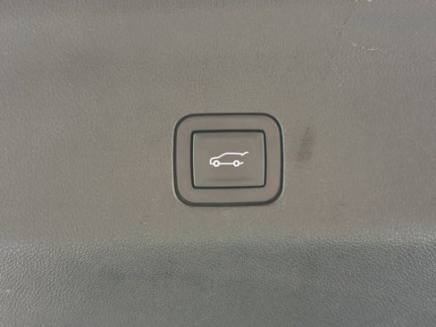 Used 2023 Chevrolet Tahoe High Country image 37