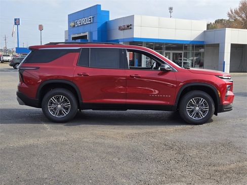 New 2026 Chevrolet Traverse LT w/ LPO, Floor Liner Package image 3