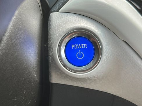 Used 2019 Chevrolet Bolt Premier w/ Infotainment Package image 35