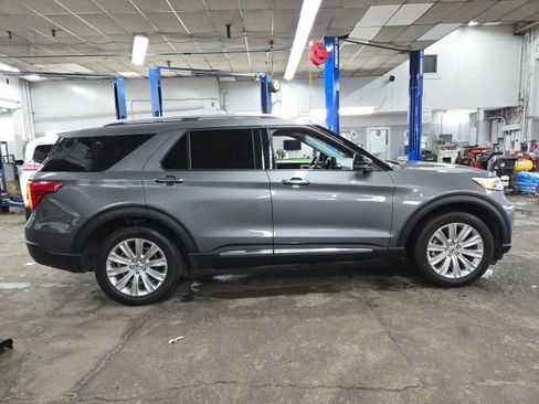 Used 2022 Ford Explorer Limited w/ Limited Technology Package image 22