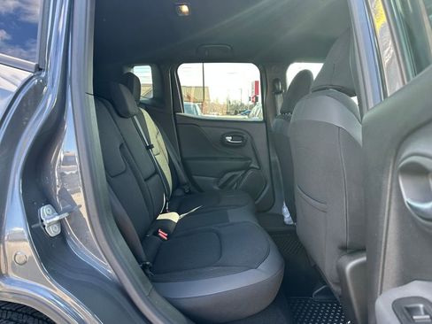 Used 2022 Jeep Renegade Altitude w/ Convenience Group AWD/4WD image 14