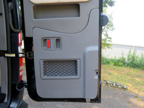 Used 2014 Mercedes-Benz Sprinter 3500 image 26