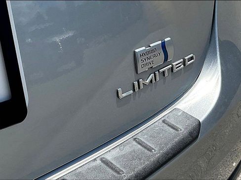 Used 2018 Toyota Avalon Limited FWD image 32