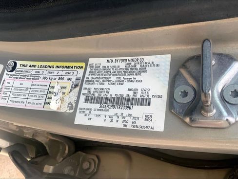 Used 2015 Ford Fusion SE w/ Equipment Group 202A FWD image 34
