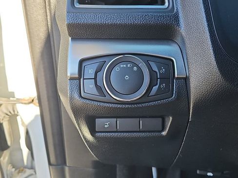 Used 2018 Ford Explorer XLT w/ Equipment Group 202A image 22