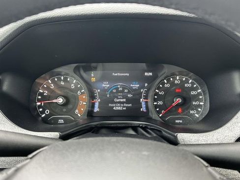Used 2024 Jeep Compass Latitude AWD/4WD image 13