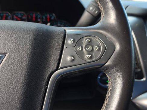 Used 2018 Chevrolet Suburban LT image 25